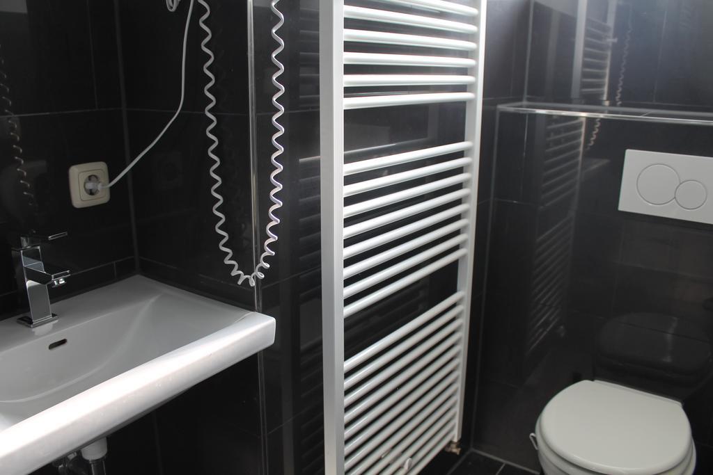 Zweibettzimmer mit Gemeinschaftsbad
